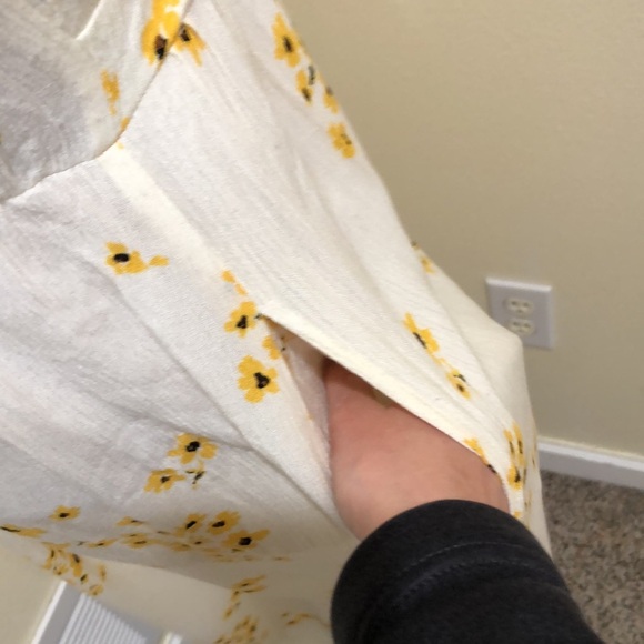 SOLD Francesca’s Collection Mimi Chica Midi Dress Size Small Cream Floral Cutout - Picture 4 of 11